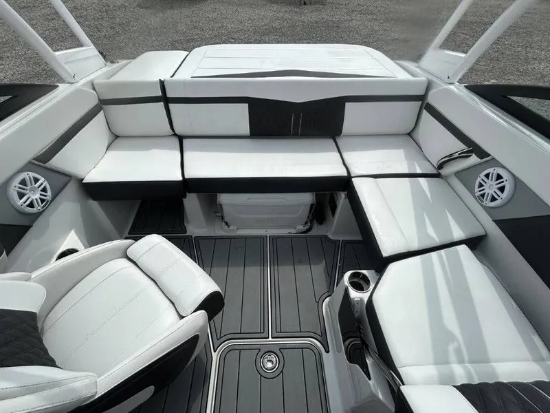 Slide: The Image of Monterey M-20 2024 - 33