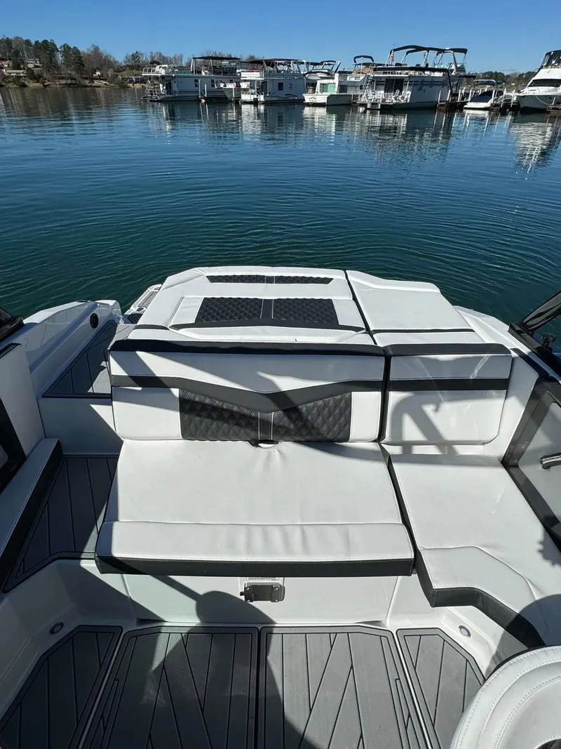 Slide: The Image of Monterey 218SS Super Sport 2024 - 12