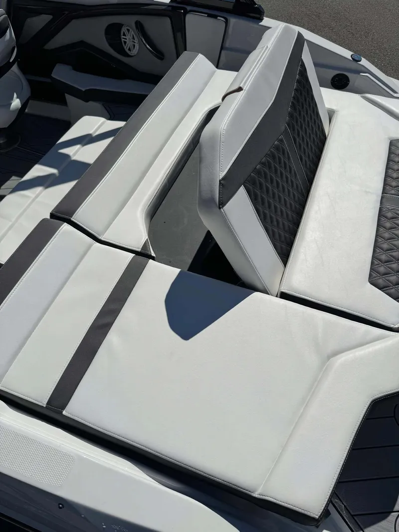 Slide: The Image of Monterey 218SS Super Sport 2024 - 20