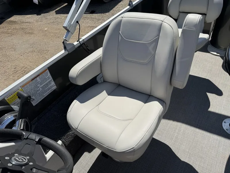 Slide: The Image of Sylvan 820 Party Fish Pontoon 2023 - 17