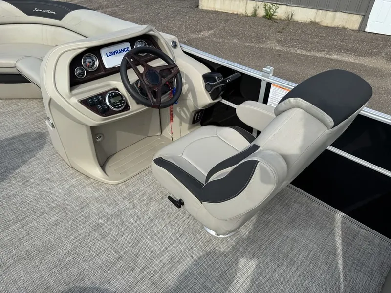 Slide: The Image of South Bay 224RS LE Pontoon & 140HP Suzuki 4-Stroke EFI 2023 - 19