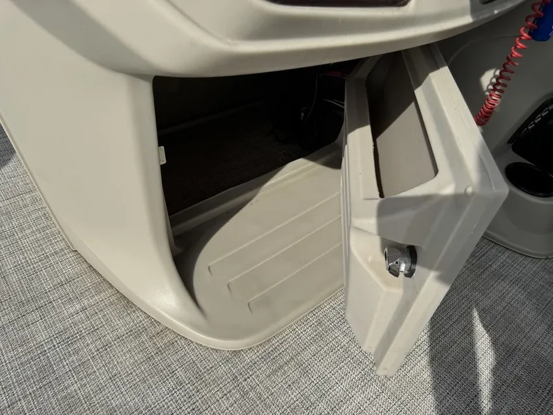 Slide: The Image of South Bay 224RS LE Pontoon & 140HP Suzuki 4-Stroke EFI 2023 - 25