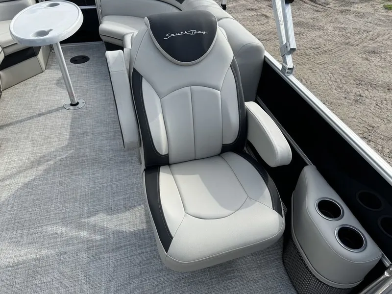 Slide: The Image of South Bay 224RS LE Pontoon & 140HP Suzuki 4-Stroke EFI 2023 - 28