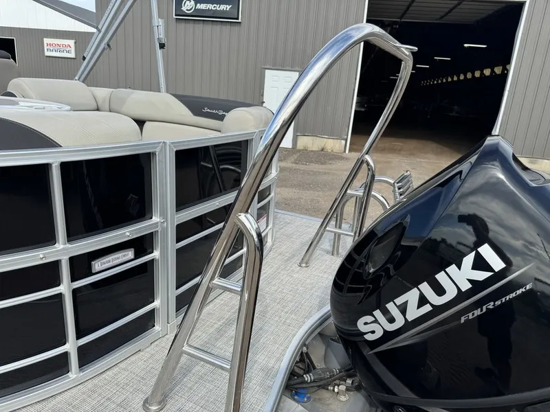 Slide: The Image of South Bay 224RS LE Pontoon & 140HP Suzuki 4-Stroke EFI 2023 - 49