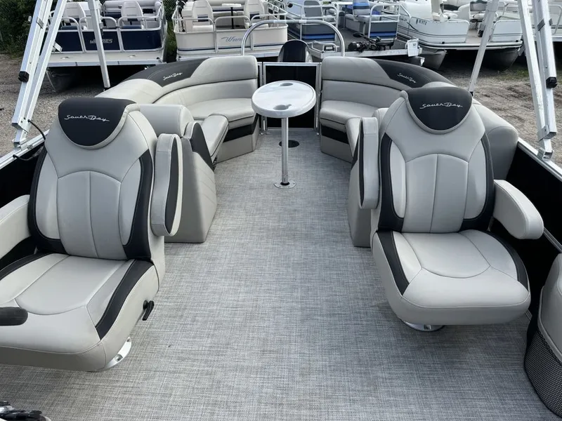 Slide: The Image of South Bay 224RS LE Pontoon & 140HP Suzuki 4-Stroke EFI 2023 - 5