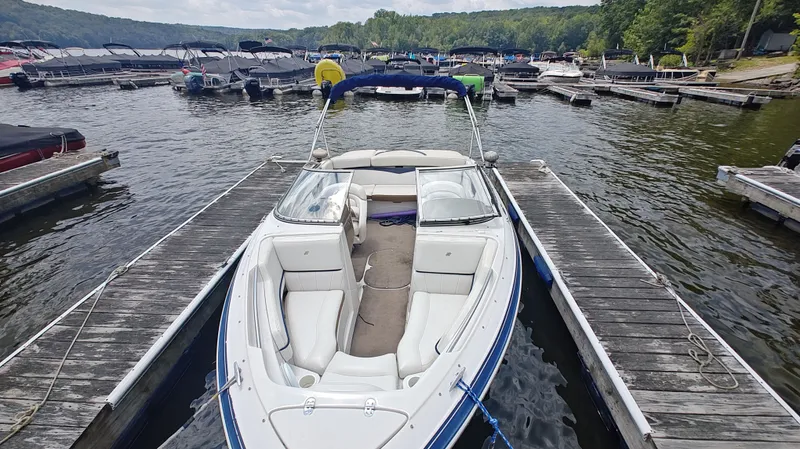 Slide: The Image of Four Winns 210 Horizon 2007 - 10