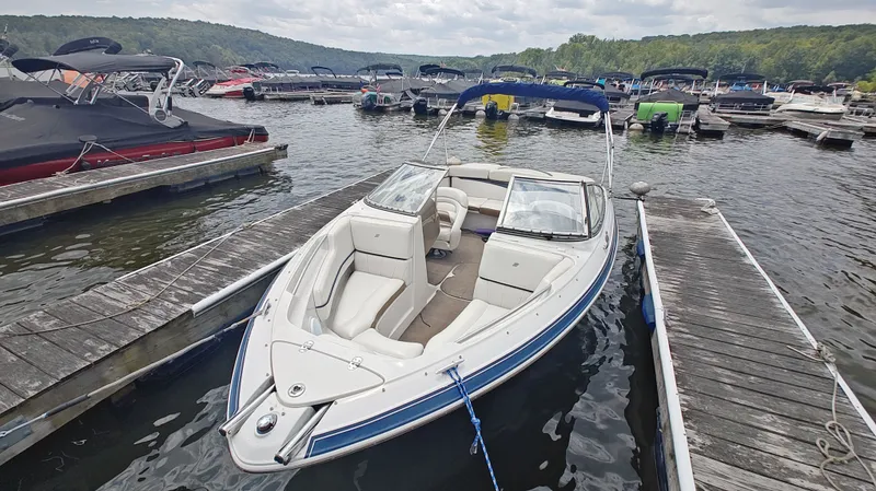 Slide: The Image of Four Winns 210 Horizon 2007 - 19