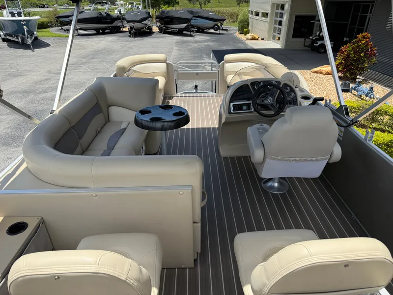 Slide: The Image of Sweetwater 2086 FCS 2016 - 9