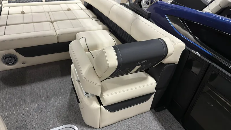 Slide: The Image of 2026 Barletta Lusso 25 U interior with luxurious seating. - 10