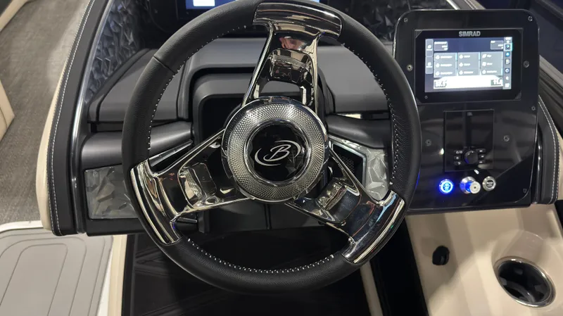 Slide: The Image of Steering wheel and dashboard of the 2026 Barletta Lusso 25 U. - 20