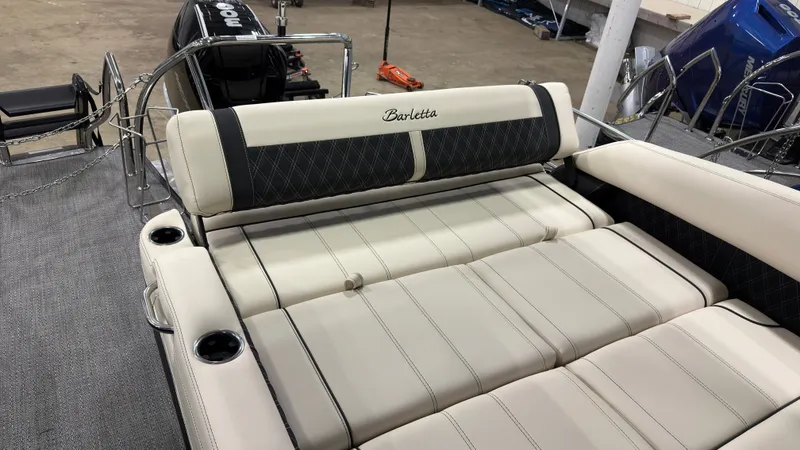 Slide: The Image of 2026 Barletta Lusso 25 U pontoon boat with luxurious seating. - 27