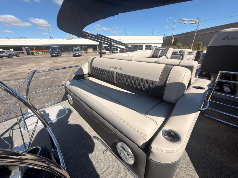 Slide: The Image of Barletta Lusso 25 U 2026 - 66