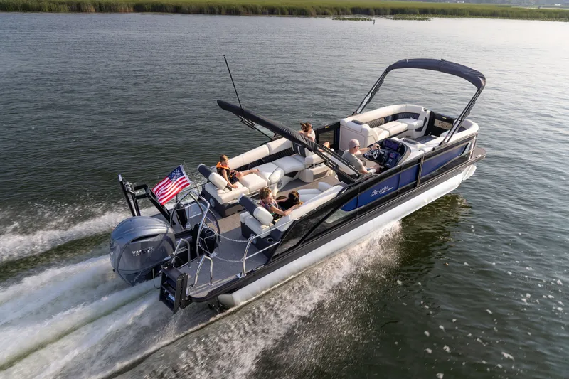 Slide: The Image of Barletta LUSSO 25 M 2026 on a sunny lake. - 3