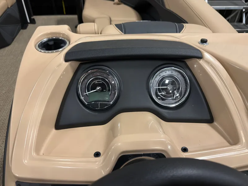 Slide: The Image of Dashboard of 2026 Barletta Cabrio 22 U with speedometer. - 13