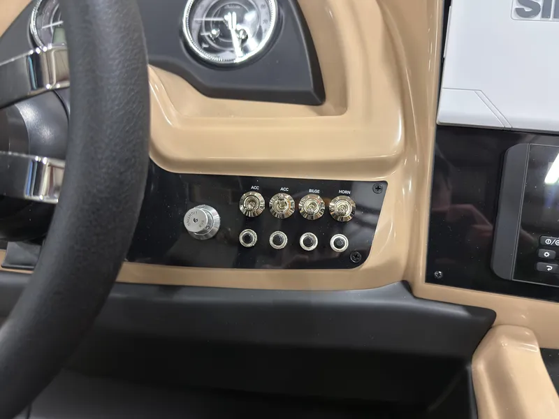 Slide: The Image of Dashboard of Barletta Cabrio 22 U boat, year 2026. - 15