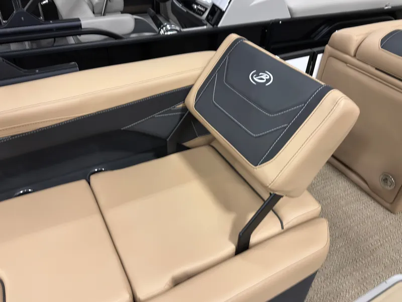 Slide: The Image of Luxurious seating in Barletta Cabrio 22 U boat, model year 2026. - 18