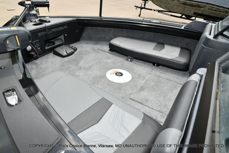 Slide: The Image of Tracker Targa V-19 Combo 2026 - 35