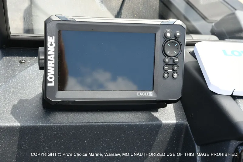 Slide: The Image of Tracker Targa V-19 Combo 2026 - 40