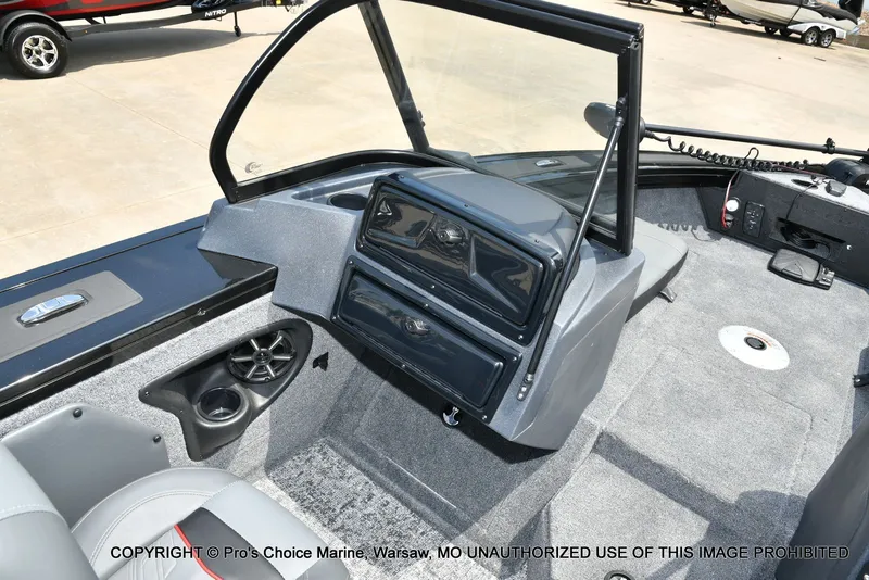 Slide: The Image of Tracker Targa V-19 Combo 2026 - 43