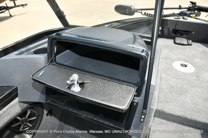 Slide: The Image of Tracker Targa V-19 Combo 2026 - 45