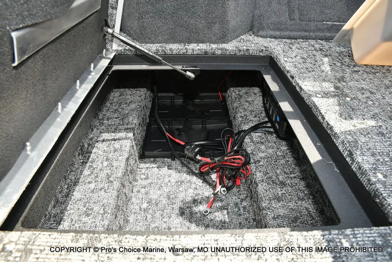 Slide: The Image of Tracker Targa V-19 Combo 2026 - 52