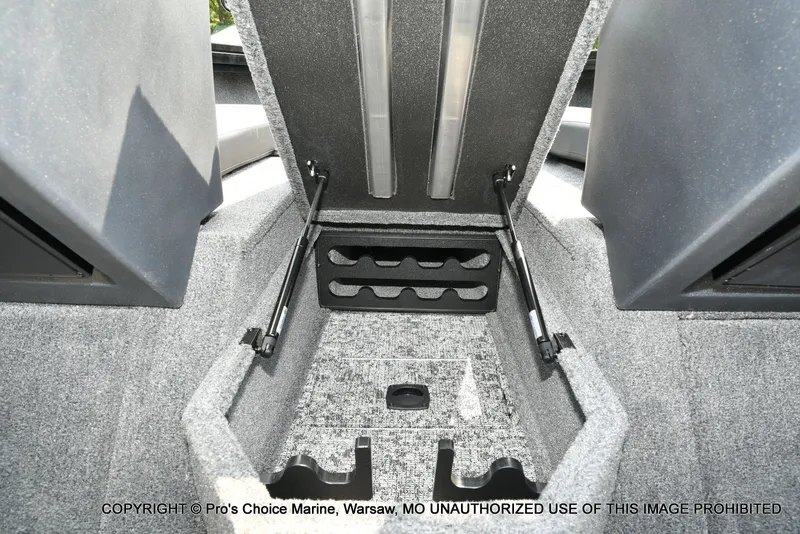 Slide: The Image of Tracker Targa V-19 Combo 2026 - 56