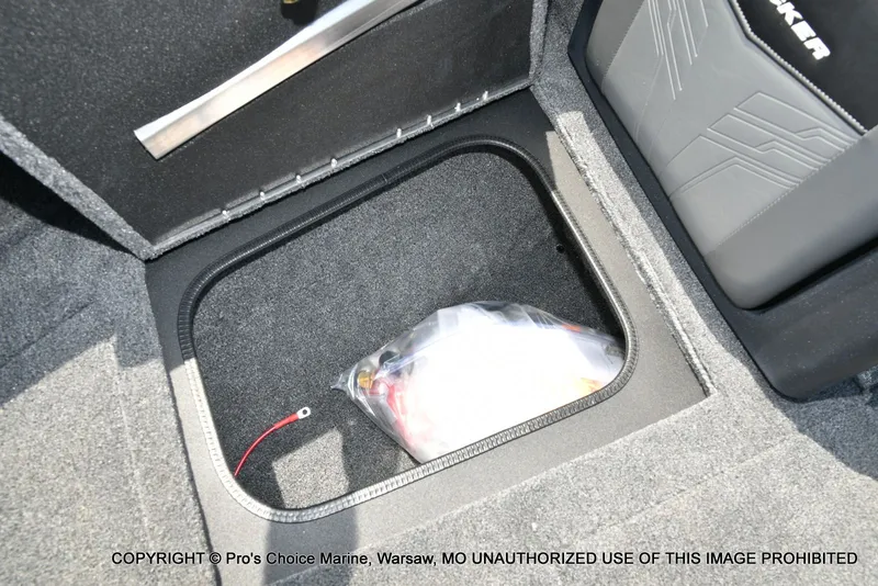 Slide: The Image of Tracker Targa V-19 Combo 2026 - 65