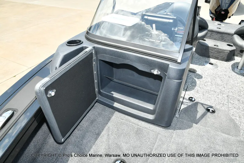 Slide: The Image of Tracker Targa V-19 Combo 2026 - 67