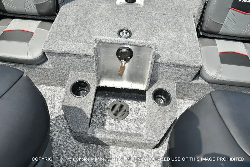 Slide: The Image of Tracker Targa V-19 Combo 2026 - 73