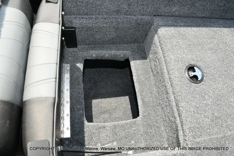 Slide: The Image of Tracker Targa V-19 Combo 2026 - 76