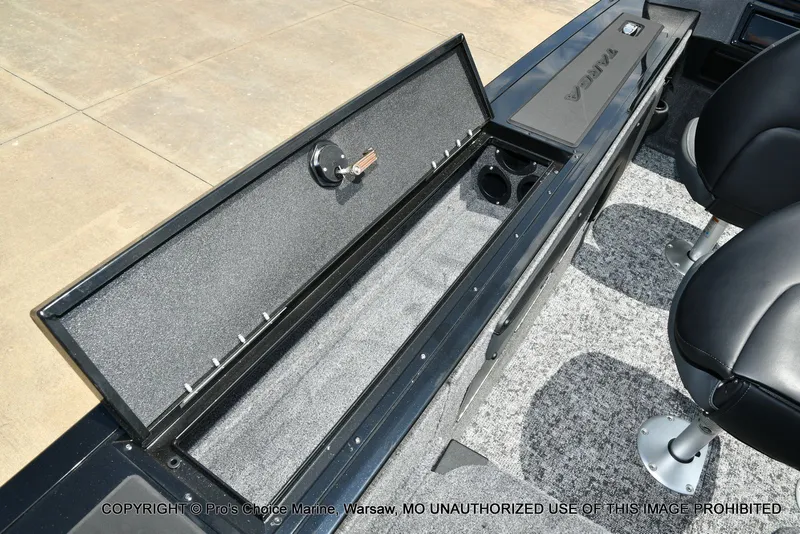 Slide: The Image of Tracker Targa V-19 Combo 2026 - 86