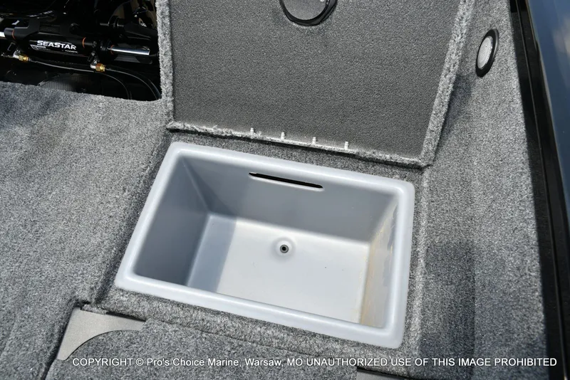 Slide: The Image of Tracker Targa V-19 Combo 2026 - 91