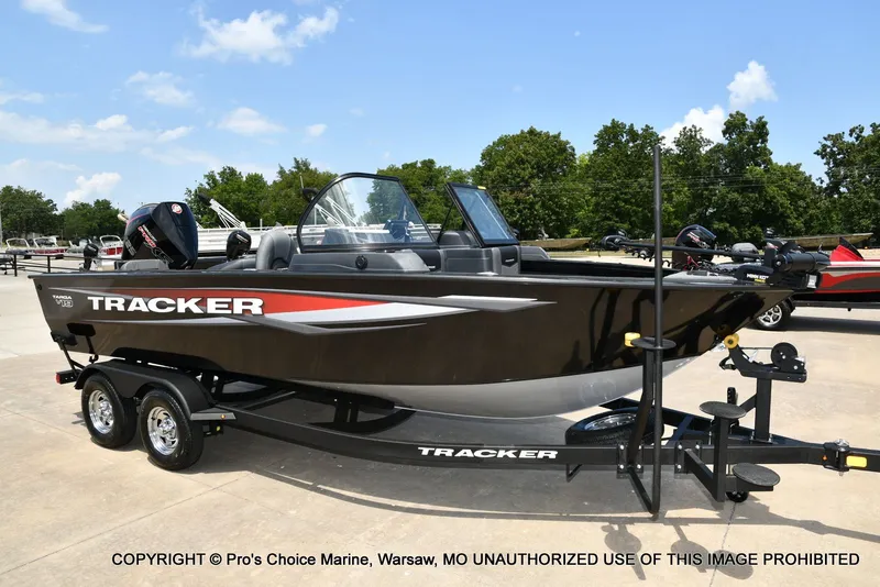 Slide: The Image of Tracker Targa V-19 Combo 2026 - 94