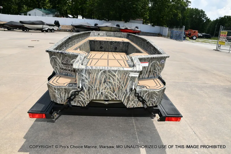 Slide: The Image of Tracker Grizzly 1650 T Prairie Wings Edition 2026 - 14