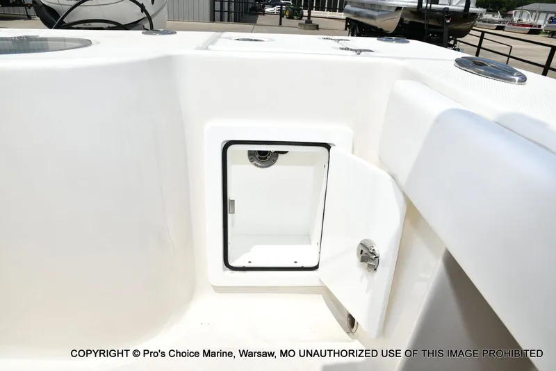 Slide: The Image of Ranger 2600 Bay 2024 - 85