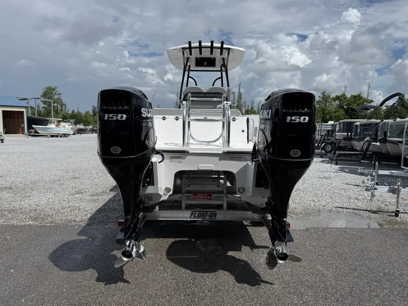 Slide: The Image of Twin Vee GFX 24GFX 2026 - 7