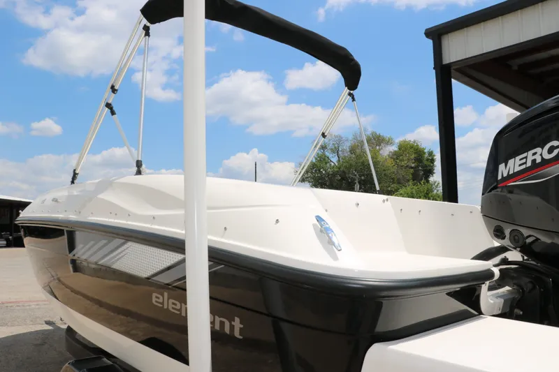 Slide: The Image of Bayliner E18 Element 2024 - 12