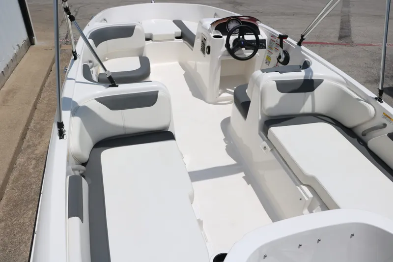 Slide: The Image of Bayliner E18 Element 2024 - 15