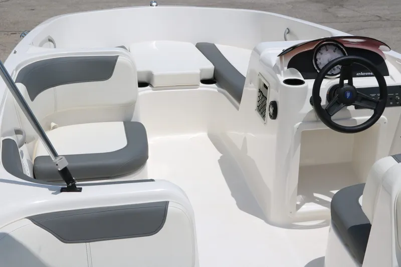 Slide: The Image of Bayliner E18 Element 2024 - 16