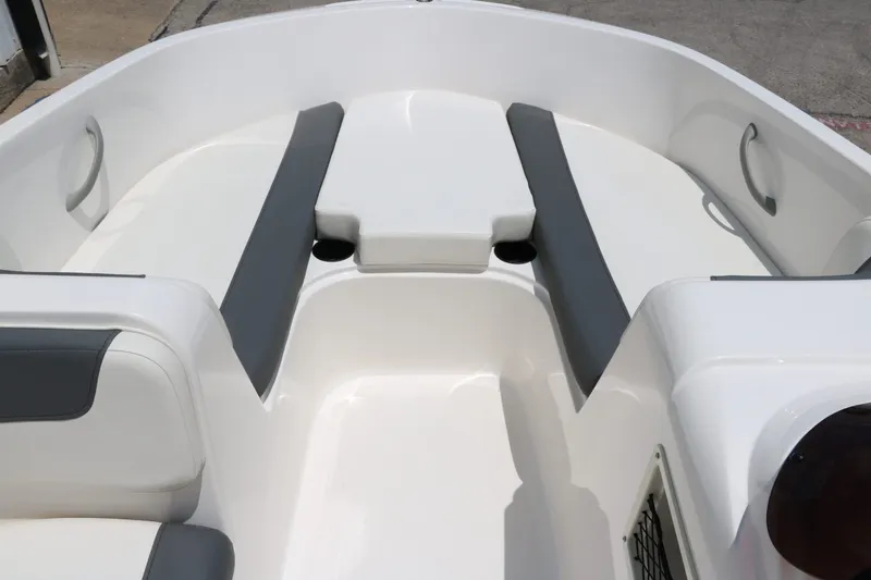 Slide: The Image of Bayliner E18 Element 2024 - 20