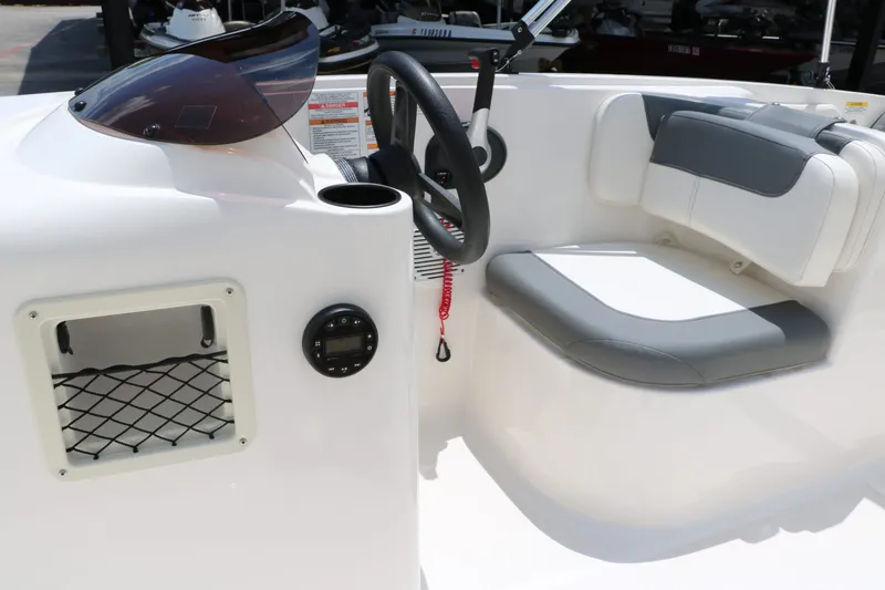 Slide: The Image of Bayliner E18 Element 2024 - 22