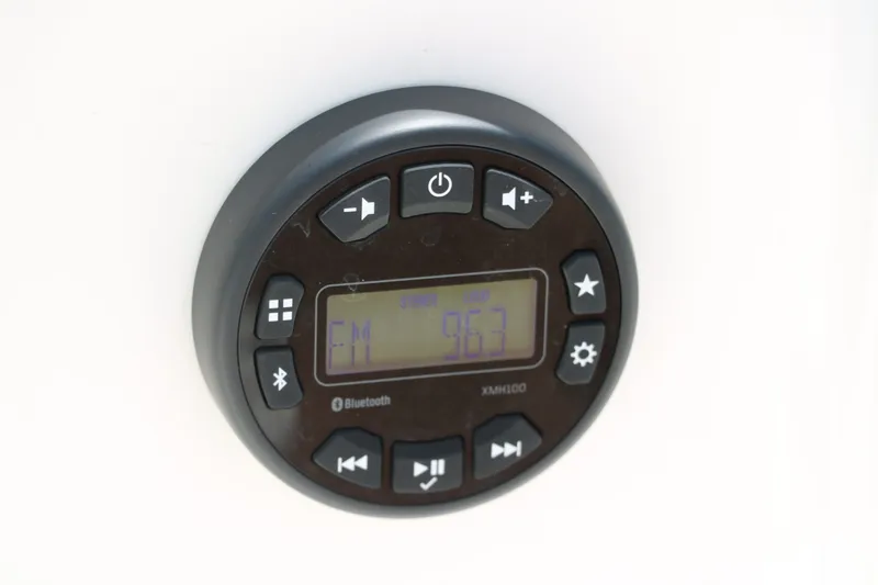 Slide: The Image of Bayliner E18 Element 2024 - 23