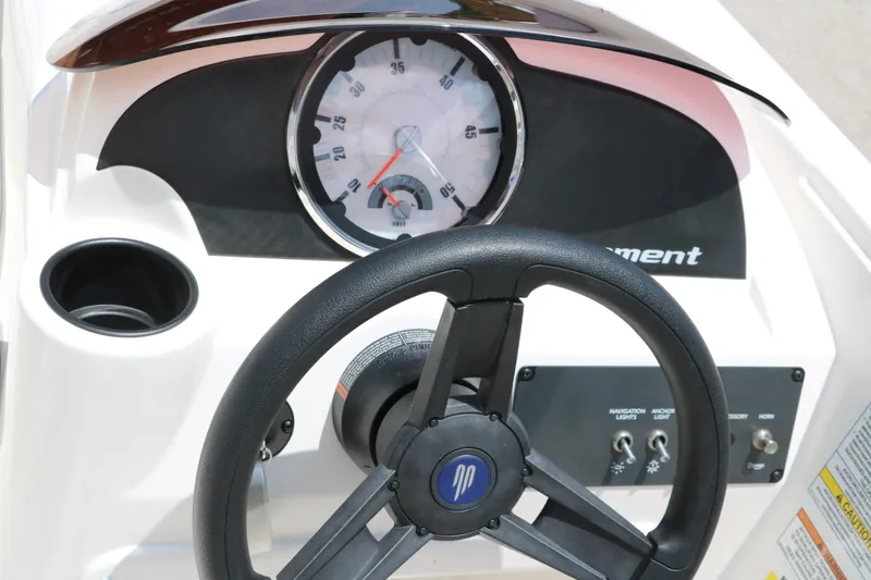 Slide: The Image of Bayliner E18 Element 2024 - 24