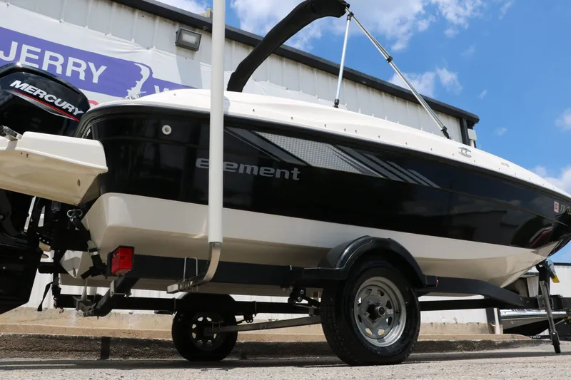 Slide: The Image of Bayliner E18 Element 2024 - 3