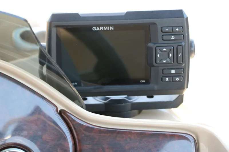 Slide: The Image of Lowe SS210 2017 - 35