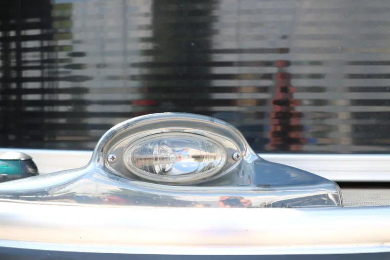 Slide: The Image of Lowe SS210 2017 - 37