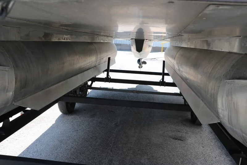 Slide: The Image of Lowe SS210 2017 - 8