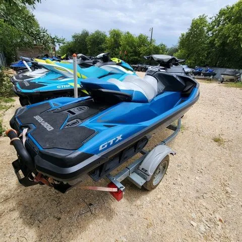 Slide: The Image of Sea-Doo GTX 230 IBR 2020 - 7