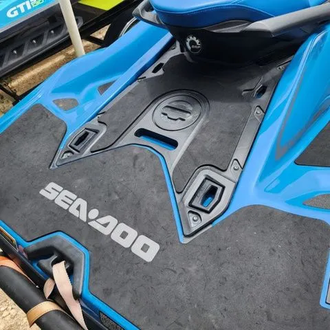 Slide: The Image of Sea-Doo GTX 230 IBR 2020 - 8