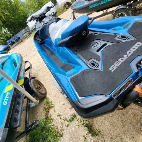 Slide: The Image of Sea-Doo GTX 230 IBR 2020 - 9